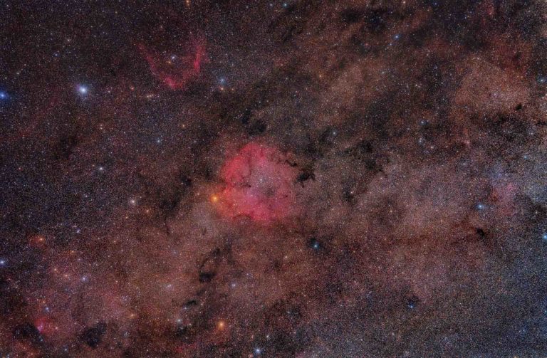 Scopri di più sull'articolo Quali oculari scegliere per osservare al telescopio il profondo cielo?